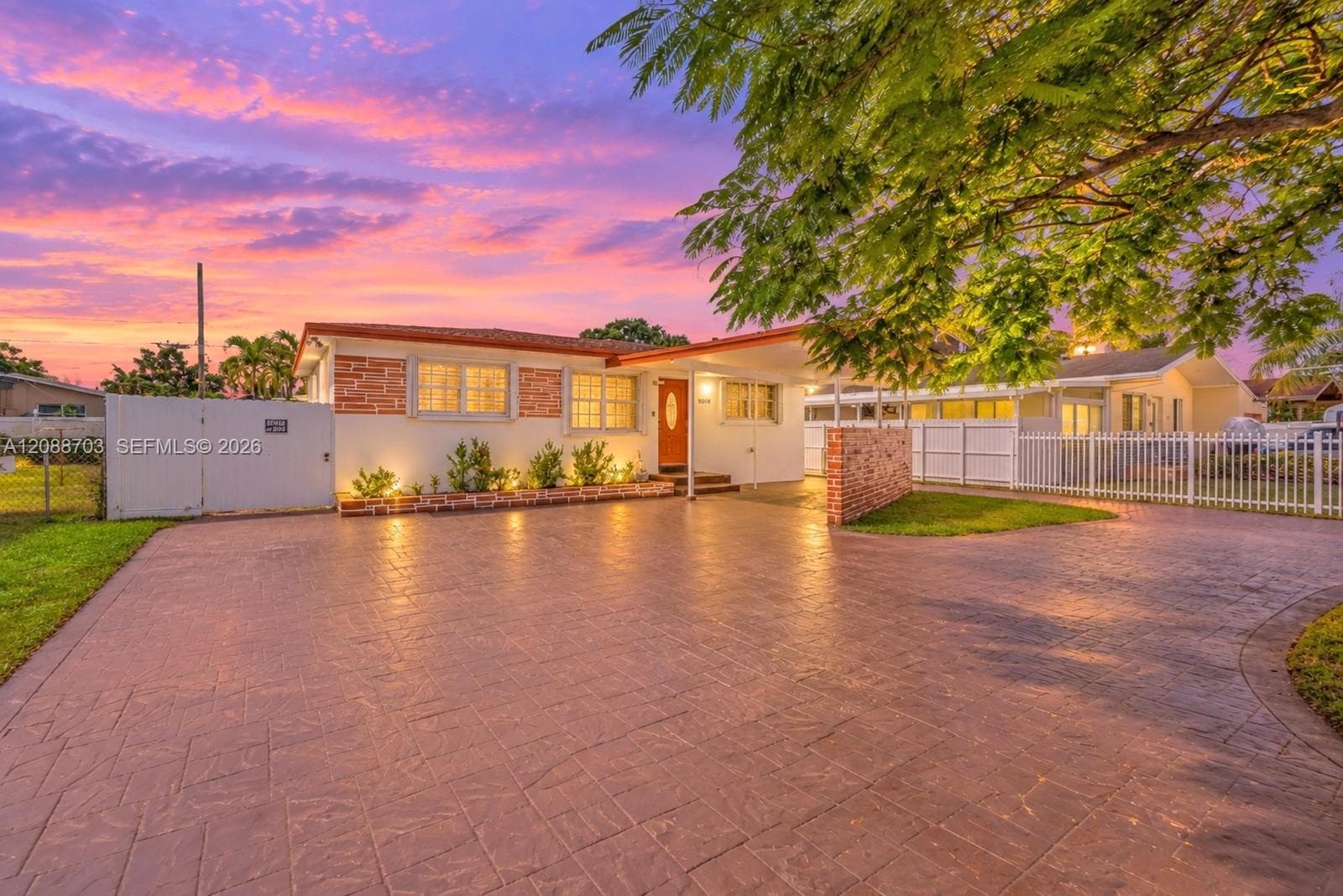 6508 Plunkett St, Hollywood FL 33023 - Hollywood, FL - Photo 1