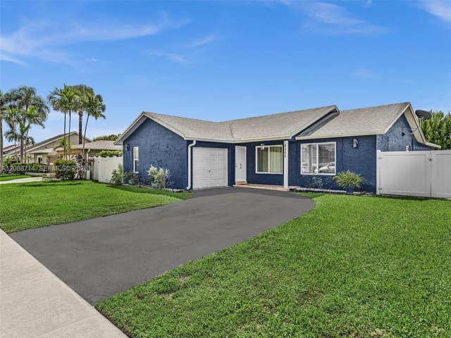 8500 NW 7th St, Pembroke Pines FL 33024 - Pembroke Pines, FL - Photo 2