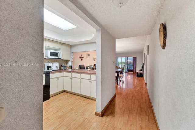 305 W 68th St # 419, Hialeah FL 33014 - Hialeah, FL - Photo 6