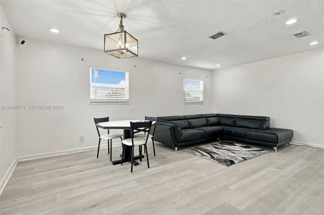 8120 SW 5th Ct, North Lauderdale FL 33068 - North Lauderdale, FL - Photo 7