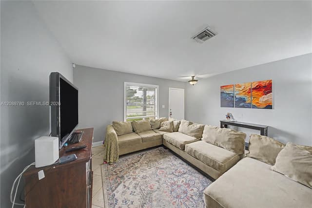 8405 SW 19th St, North Lauderdale FL 33068 - North Lauderdale, FL - Photo 7