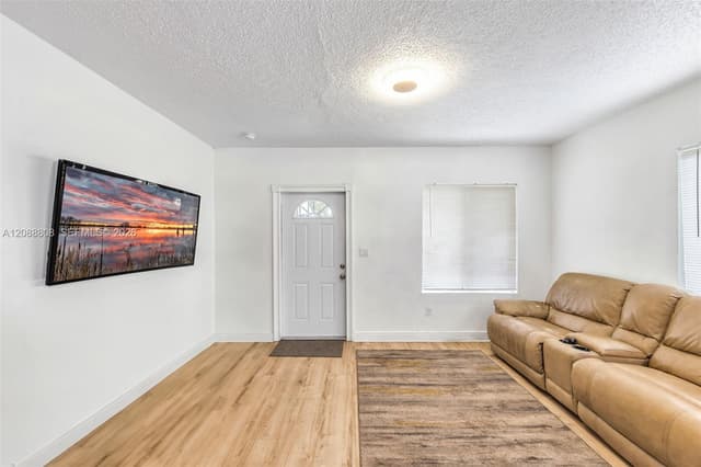 110 NE 9th Ct, Homestead FL 33030 - Homestead, FL - Photo 7