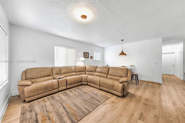 110 NE 9th Ct, Homestead FL 33030 - Homestead, FL - Photo 5