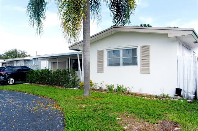 8481 NW 11th St, Pembroke Pines FL 33024 - Pembroke Pines, FL - Photo 2