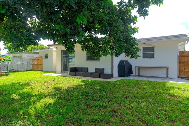 8481 NW 11th St, Pembroke Pines FL 33024 - Pembroke Pines, FL - Photo 6