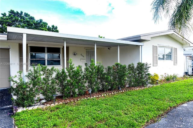 8481 NW 11th St, Pembroke Pines FL 33024 - Pembroke Pines, FL - Photo 3