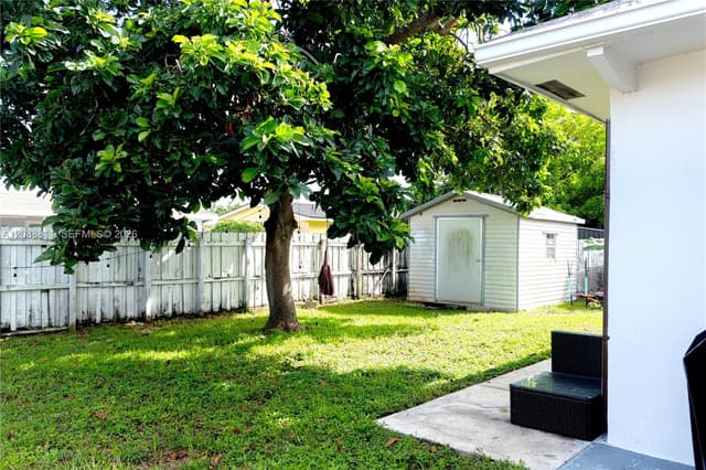 8481 NW 11th St, Pembroke Pines FL 33024 - Pembroke Pines, FL - Photo 5