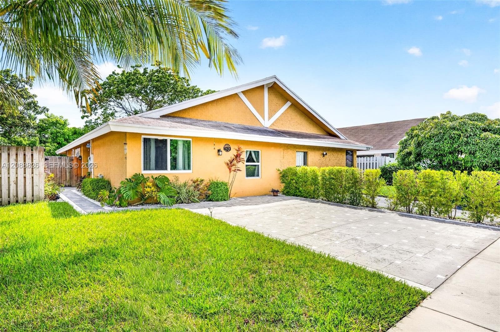 7424 SW 14th Pl, North Lauderdale FL 33068 - North Lauderdale, FL - Photo 1