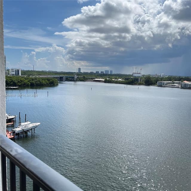 17100 N Bay Rd # 1906, Sunny Isles Beach FL 33160 - Sunny Isles Beach, FL - Photo 2