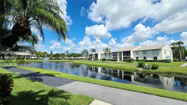 1117 Green Pine Blvd # G1, West Palm Beach FL 33409 - West Palm Beach, FL - Photo 2