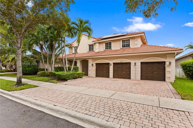 1642 Blue Jay Cir, Weston FL 33327 - Weston, FL - Photo 2