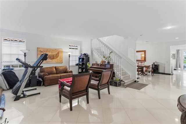1642 Blue Jay Cir, Weston FL 33327 - Weston, FL - Photo 3