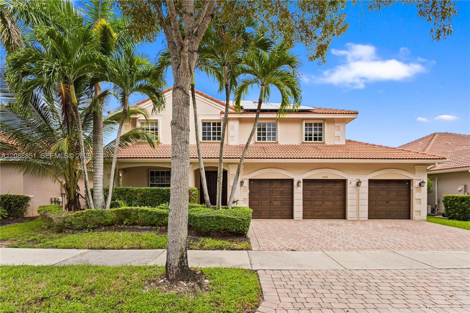 1642 Blue Jay Cir, Weston FL 33327 - Weston, FL - Photo 1