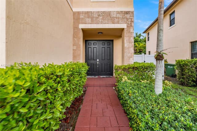 3573 W 106th Ter, Hialeah FL 33018 - Hialeah, FL - Photo 6