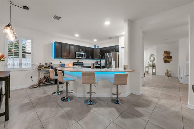 3573 W 106th Ter, Hialeah FL 33018 - Hialeah, FL - Photo 7