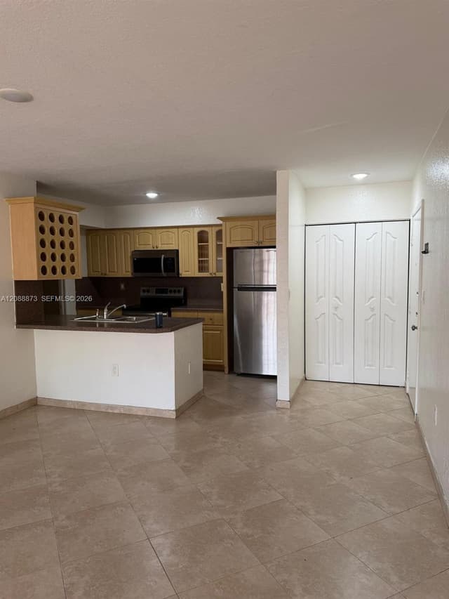 10115 NW 9th St Cir # 106, Miami FL 33172 - Miami, FL - Photo 5