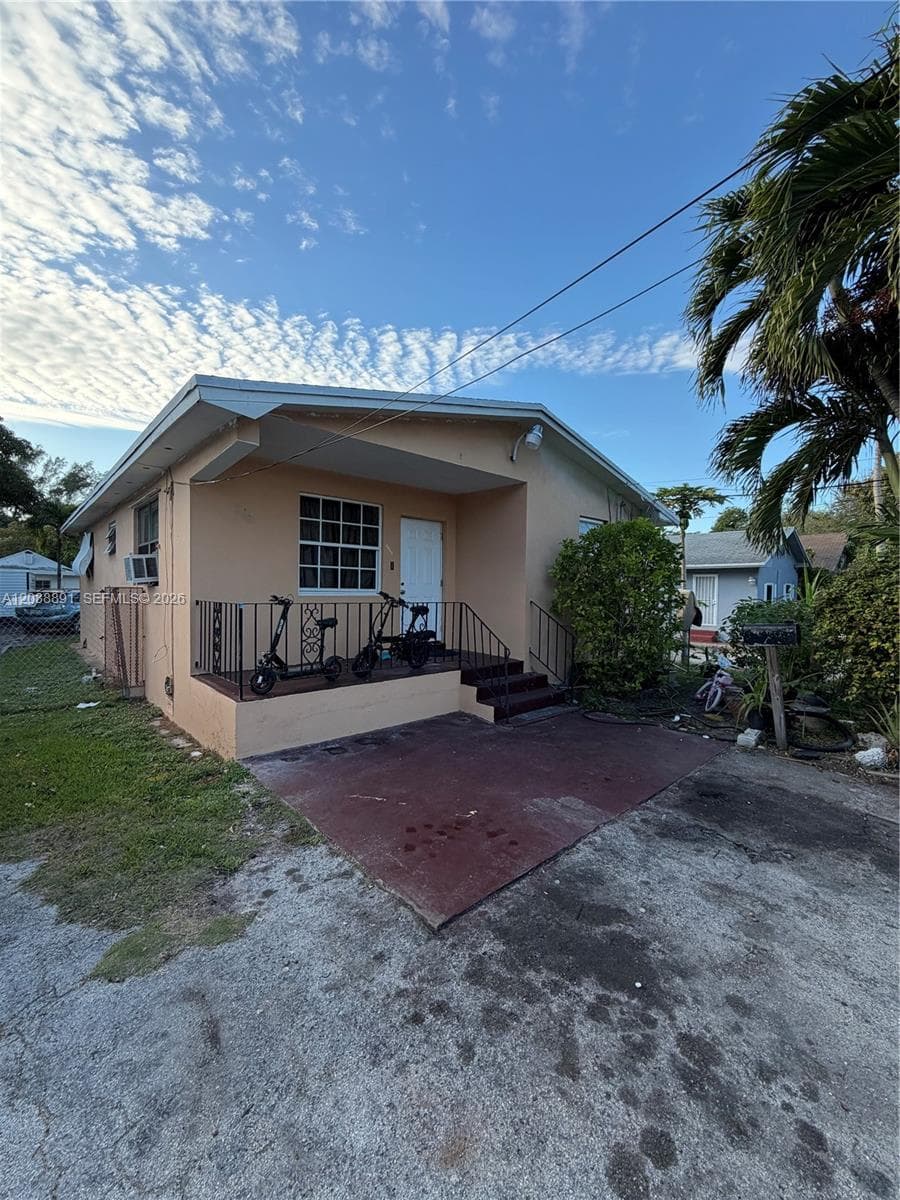 8848 NW 5th Ave, El Portal FL 33150 - El Portal, FL - Photo 1