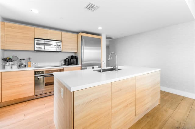 16385 Biscayne Blvd # 707, North Miami Beach FL 33160 - North Miami Beach, FL - Photo 3