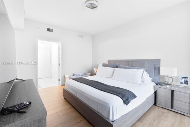 16385 Biscayne Blvd # 707, North Miami Beach FL 33160 - North Miami Beach, FL - Photo 5
