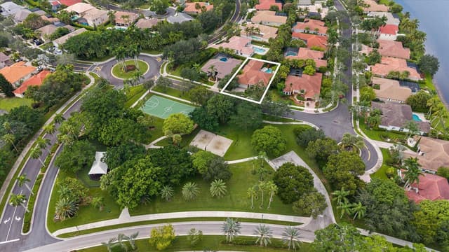 2647 EDGEWATER Drive, Weston FL 33332 - Weston, FL - Photo 2