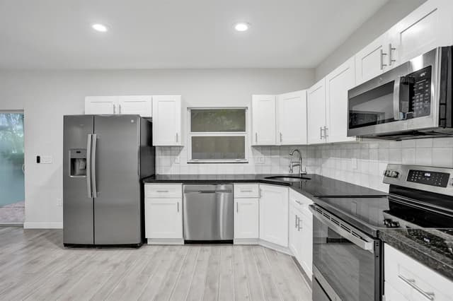 1035 NW 2ND Avenue, Fort Lauderdale FL 33311 - Fort Lauderdale, FL - Photo 3