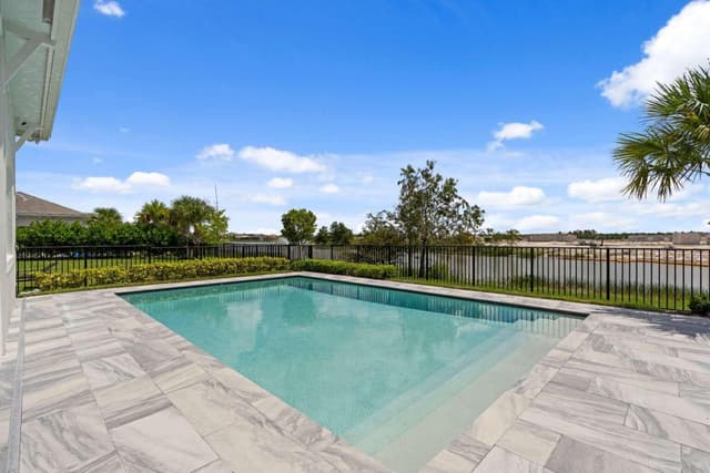 12598 NAUTILUS Circle, Palm Beach Gardens FL 33412 - Palm Beach Gardens, FL - Photo 2