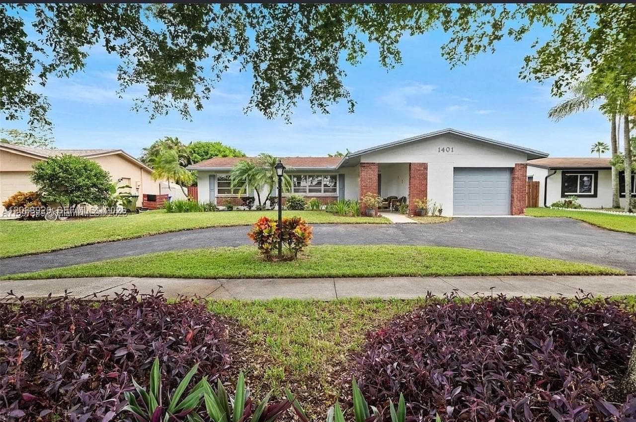 1401 NW 122nd Ave, Pembroke Pines FL 33026 - Pembroke Pines, FL - Photo 1