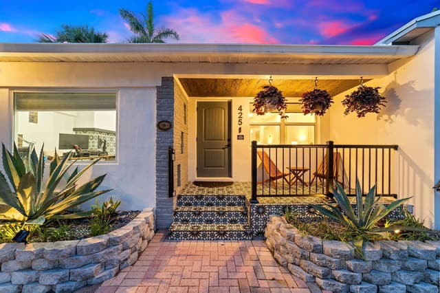 425 32nd Street, West Palm Beach FL 33407 - West Palm Beach, FL - Photo 2