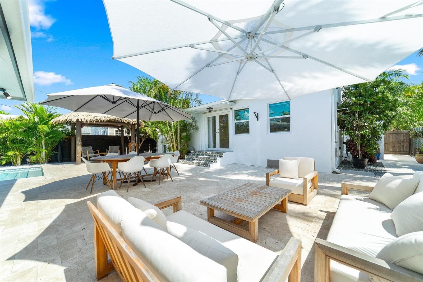 425 32nd Street, West Palm Beach FL 33407 - West Palm Beach, FL - Photo 1