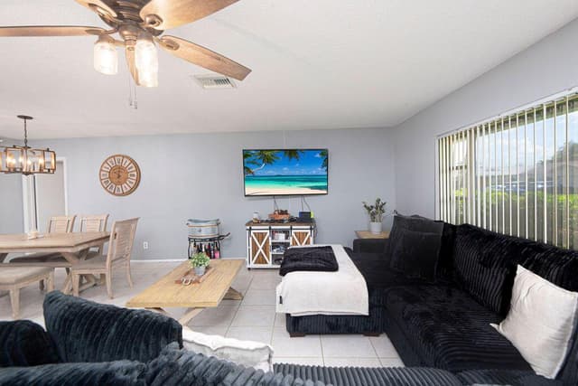 9411 NW 74TH Place, Tamarac FL 33321 - Tamarac, FL - Photo 2