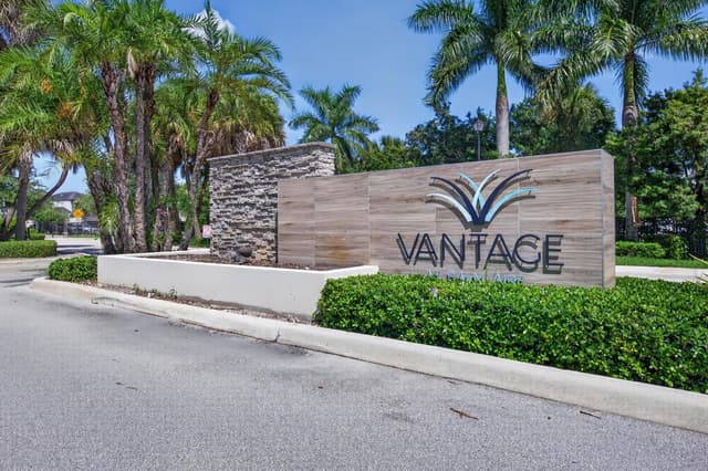 295 NW 33RD Lane, Pompano Beach FL 33069 - Pompano Beach, FL - Photo 2