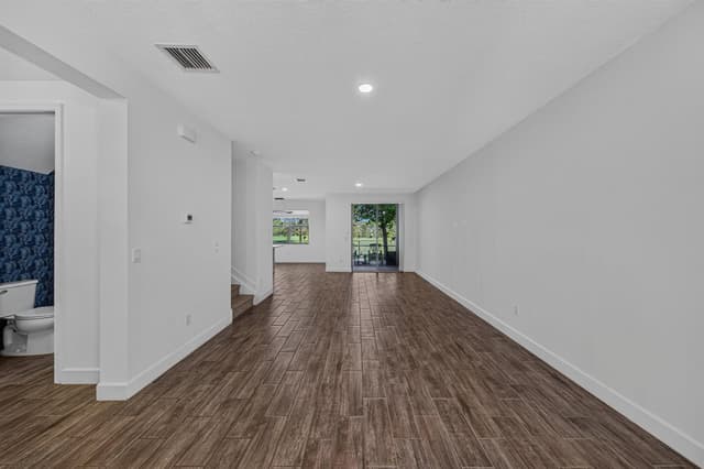 295 NW 33RD Lane, Pompano Beach FL 33069 - Pompano Beach, FL - Photo 4