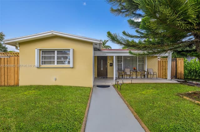 304 SW 68th Ave, Pembroke Pines FL 33023 - Pembroke Pines, FL - Photo 2