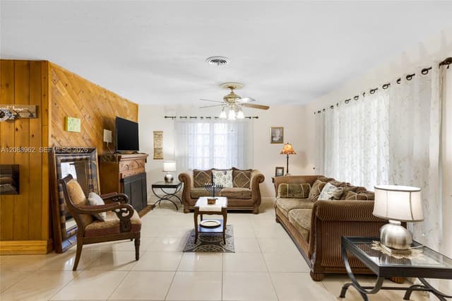304 SW 68th Ave, Pembroke Pines FL 33023 - Pembroke Pines, FL - Photo 6