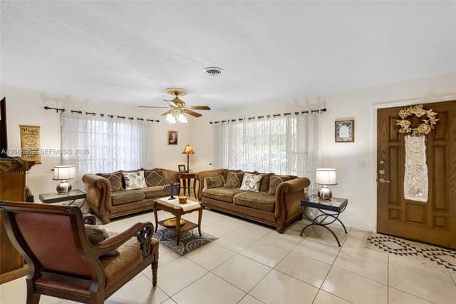 304 SW 68th Ave, Pembroke Pines FL 33023 - Pembroke Pines, FL - Photo 7