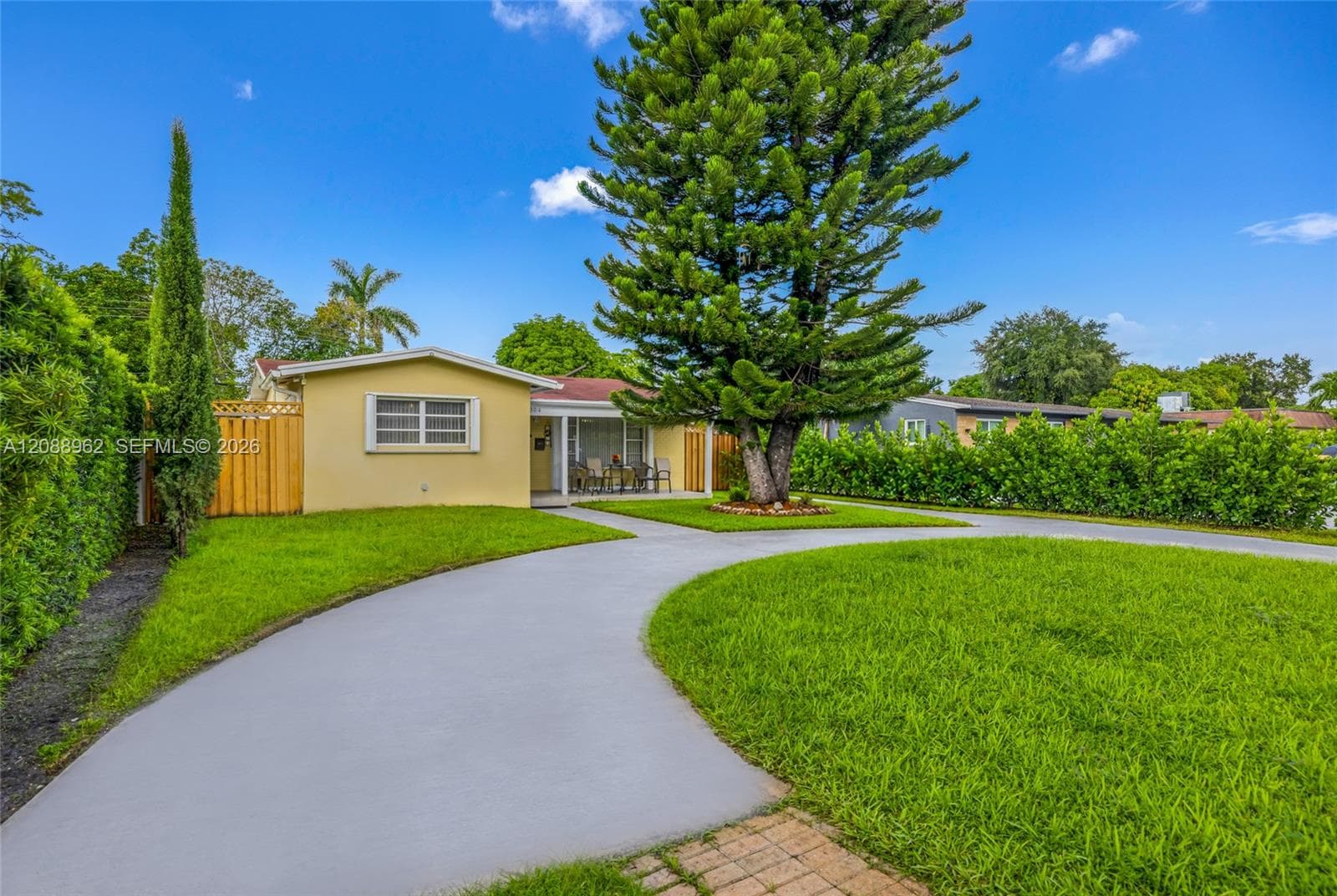 304 SW 68th Ave, Pembroke Pines FL 33023 - Pembroke Pines, FL - Photo 1
