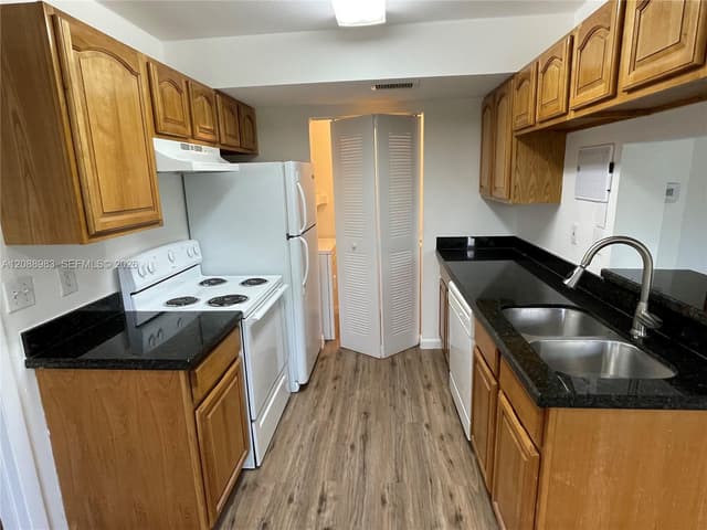8739 NW 39th St # 8739, Sunrise FL 33351 - Sunrise, FL - Photo 7
