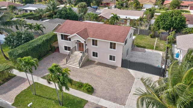 1371 Woodcrest Road W, West Palm Beach FL 33417 - West Palm Beach, FL - Photo 2