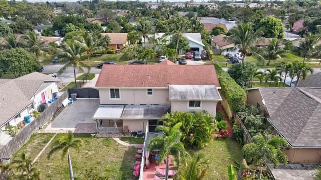 1371 Woodcrest Road W, West Palm Beach FL 33417 - West Palm Beach, FL - Photo 3