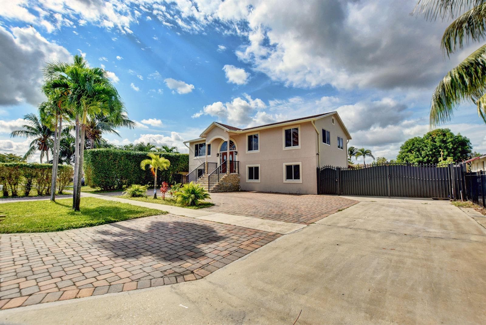 1371 Woodcrest Road W, West Palm Beach FL 33417 - West Palm Beach, FL - Photo 1