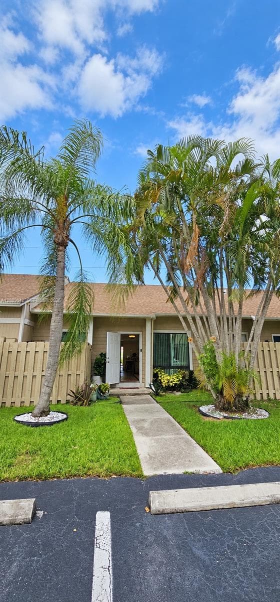 3557 NW 111th Ter, Sunrise FL 33351 - Sunrise, FL - Photo 3