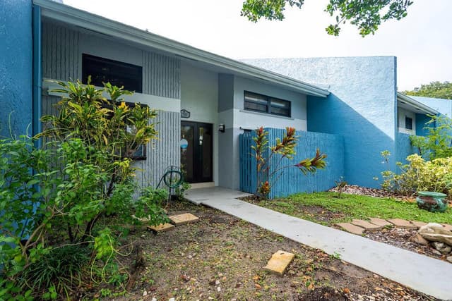 2840 S OAKLAND FOREST Drive # 2703, Oakland Park FL 33309 - Oakland Park, FL - Photo 3