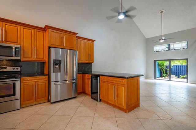 2840 S OAKLAND FOREST Drive # 2703, Oakland Park FL 33309 - Oakland Park, FL - Photo 5