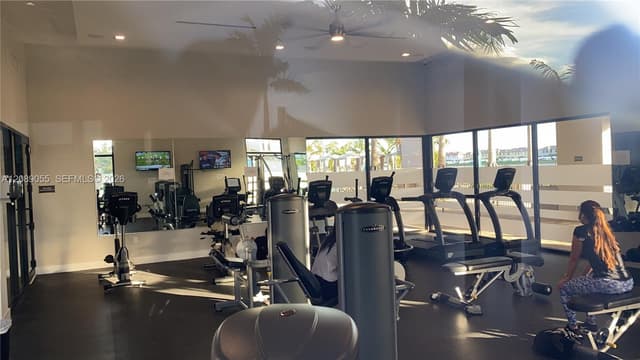 10948 W 32nd Ln, Hialeah FL 33018 - Hialeah, FL - Photo 3