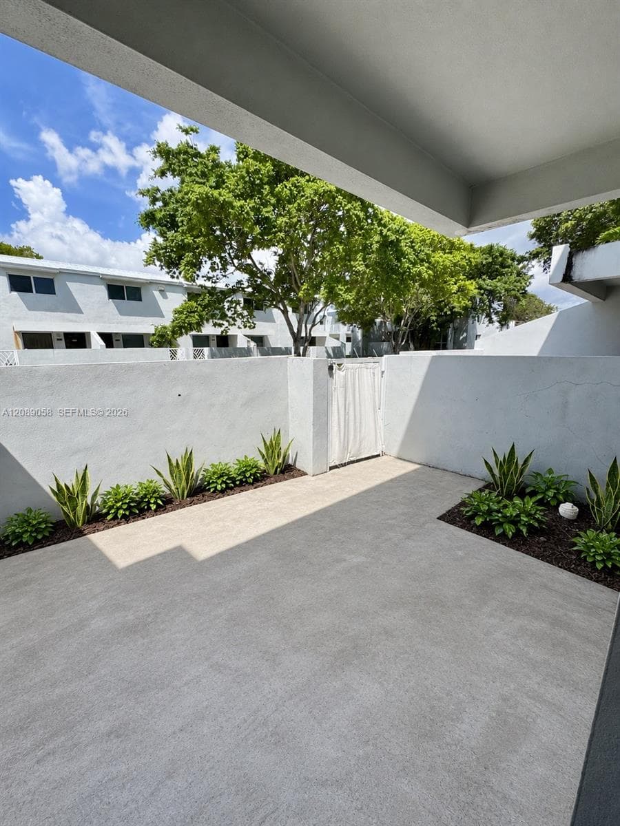 1968 NW 4th Ct # 323, Miami FL 33136 - Miami, FL - Photo 1