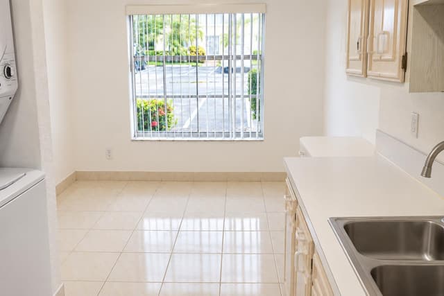 13638 VIA FLORA # D, Delray Beach FL 33484 - Delray Beach, FL - Photo 3