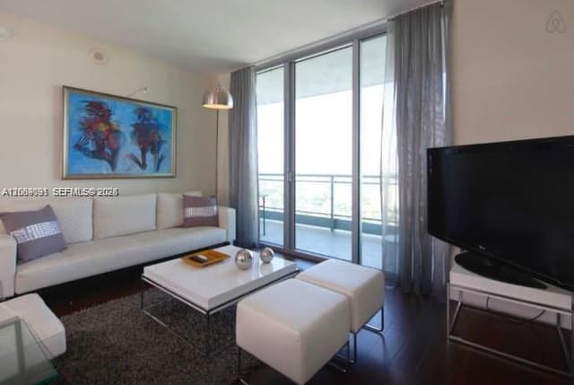 90 SW 3rd St # 3807, Miami FL 33130 - Miami, FL - Photo 2