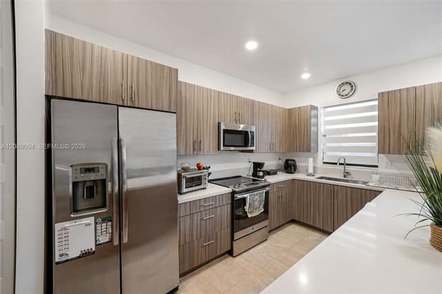 15809 NW 91st Ct, Miami Lakes FL 33018 - Miami Lakes, FL - Photo 6