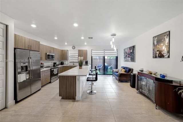 15809 NW 91st Ct, Miami Lakes FL 33018 - Miami Lakes, FL - Photo 3