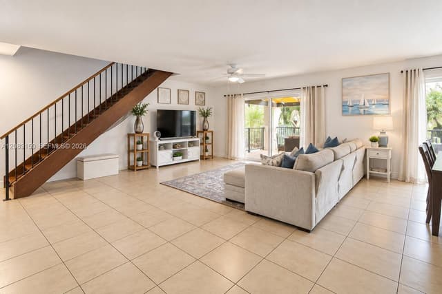 15528 Braemar Ct, Miami Lakes FL 33014 - Miami Lakes, FL - Photo 3
